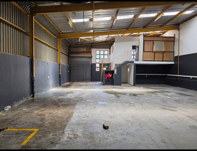 292M² MINI FACTORY TO LET IN KYA SANDS